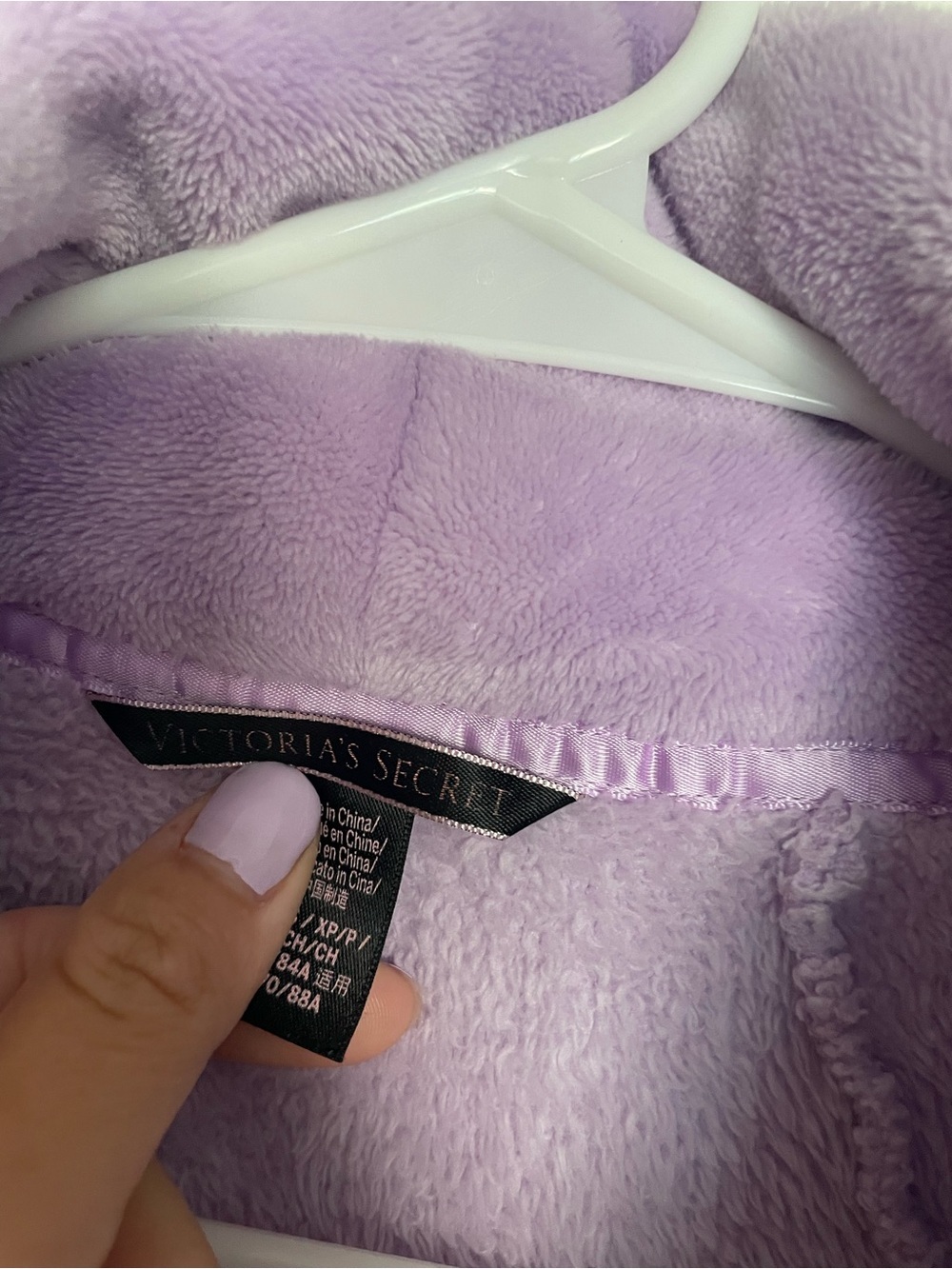 Victoria's Secret XS Lavender Purple Plush Heart Embossed Short Plush Robe - Picture 7 of 9